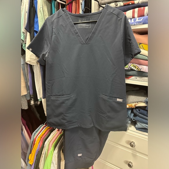 Figs Charcoal Grey Set - Picture 3 of 4